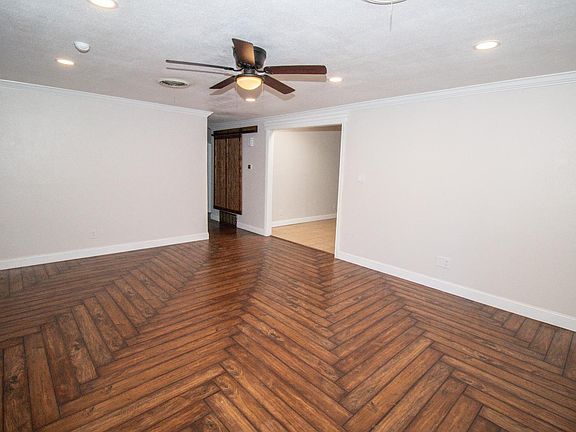 3rd image of 605 Boesen St