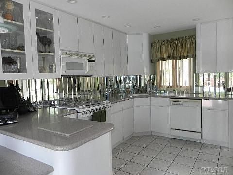 2nd image of 2220 4th St