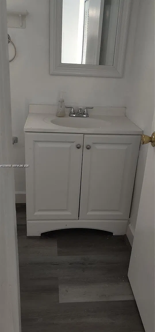 Bleau Grotto Condo — Photo 2
