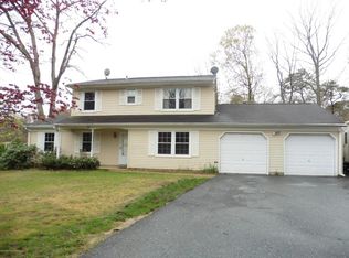 697 Millbrook Rd, Brick, NJ 08724
