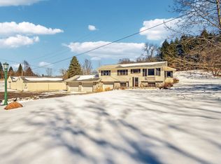 2718 Sexton Rd, Howell, MI 48843