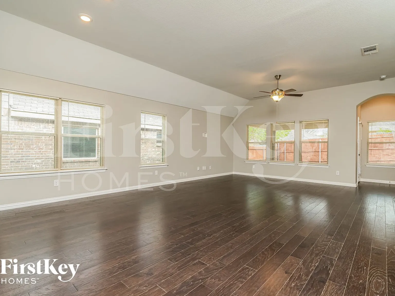 3 bed, 2.0 bath, 1847 sqft, $2,515 — Photo 4