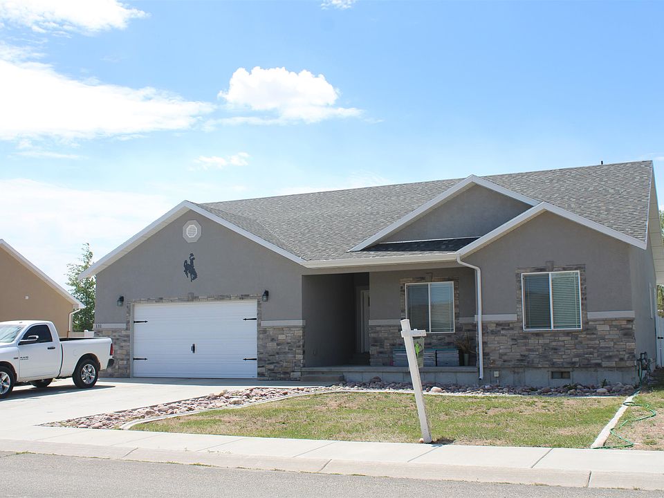 1st image of 131 Powderhorn Dr