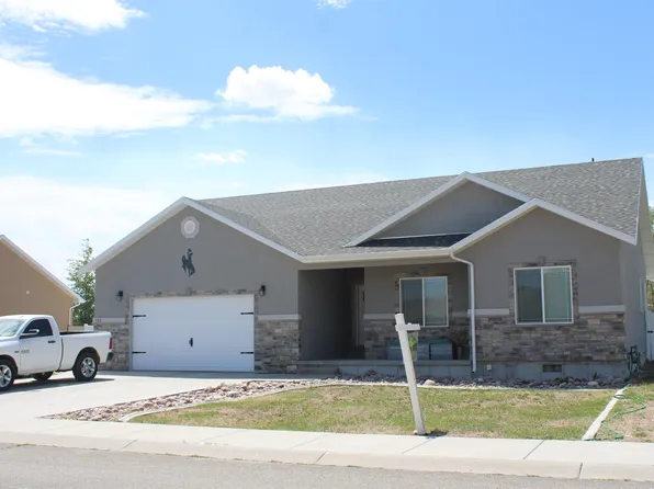 131 Powderhorn Dr, Mountain View, WY 82939