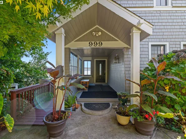 999 N 3rd St, Coos Bay, OR 97420