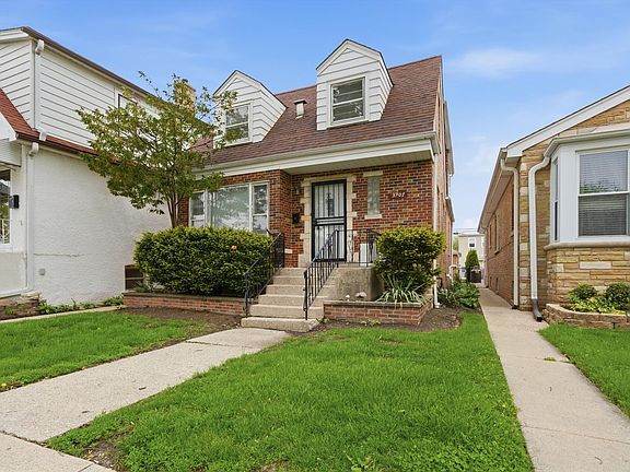 3rd image of 3907 N Nottingham Ave