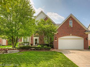 1188 Terra Ln, Rochester, MI 48306