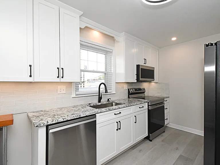1318 Cherry St — Photo 6