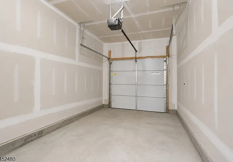 7 Jessica Ln #11205 — Photo 6