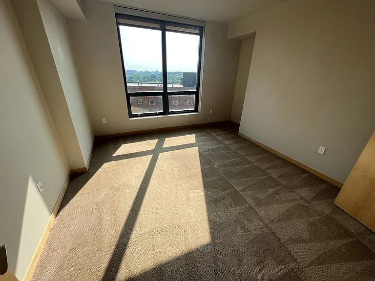 Venture Luxury High Rise — Photo 113