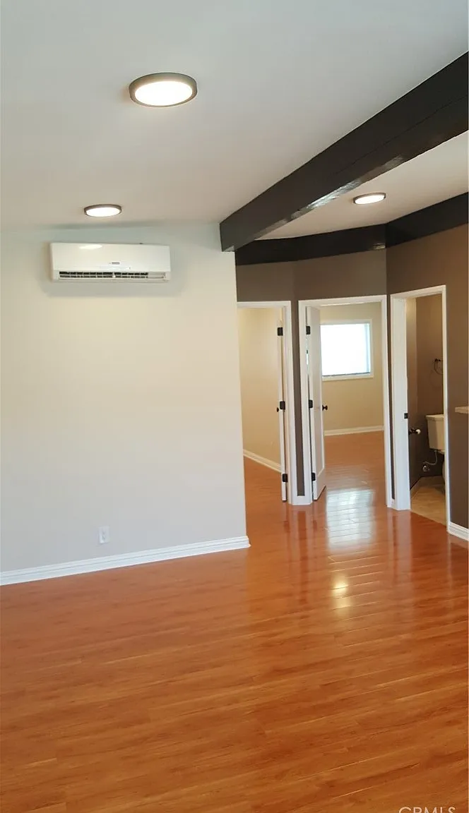 2 bed, 750 sqft, $2,800 — Photo 4