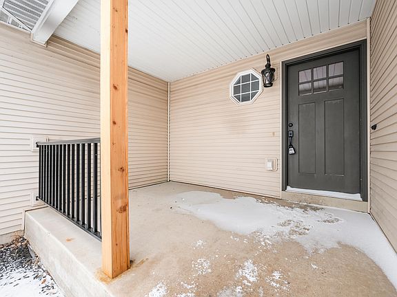2nd image of 706 Tioga Park Dr