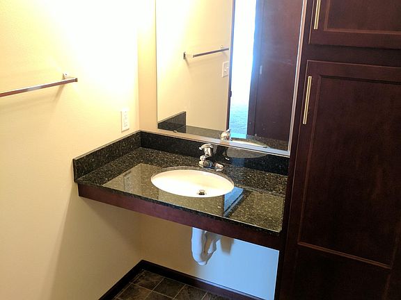 4th image of 519 33rd Ave W APT 112