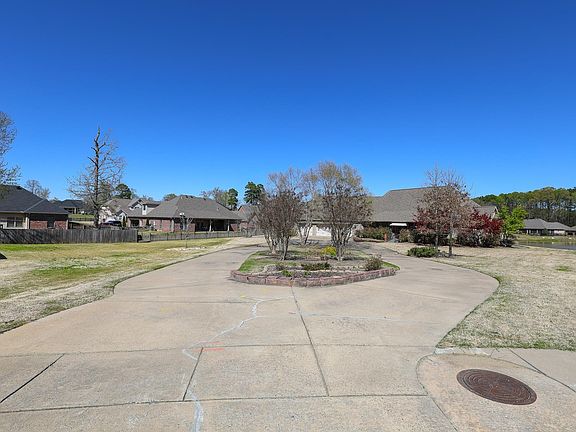 4th image of 2920 Cypress Point Dr