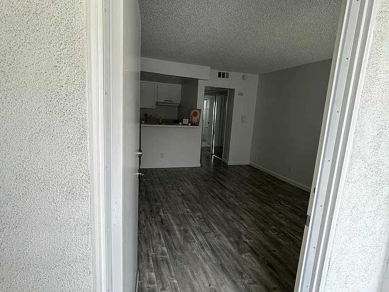 14630 Gault St #7 — Photo 9