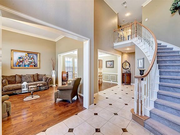 3rd image of 706 Hidden Woods Dr