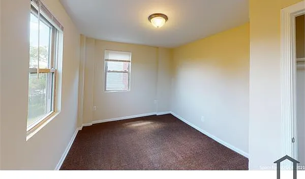 3 bed, $2,549 — Photo 2
