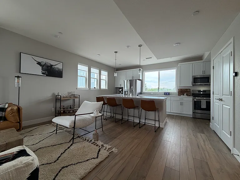 Main floor living room & kitchen, Open floorplan with great light