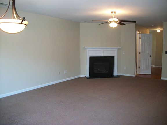 3rd image of 363 Hidden Creek Ln