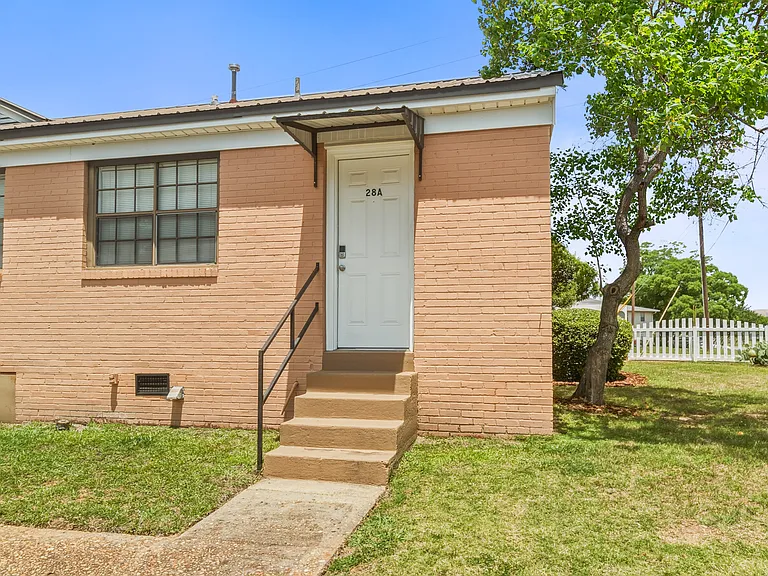 901 Hargrove Rd #28A — Photo 3