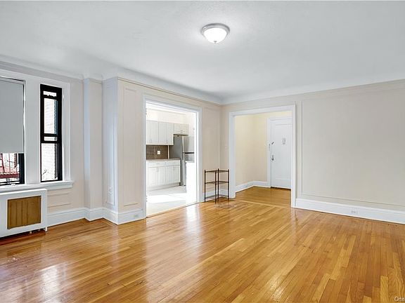 3rd image of 254 Martine Ave APT 3D