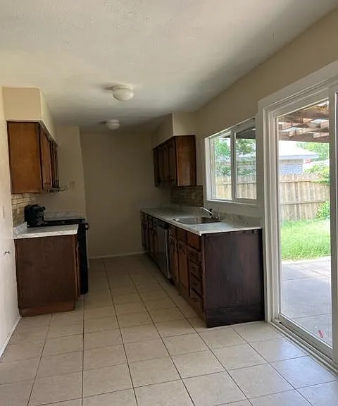 6525 Ember Ct — Photo 8