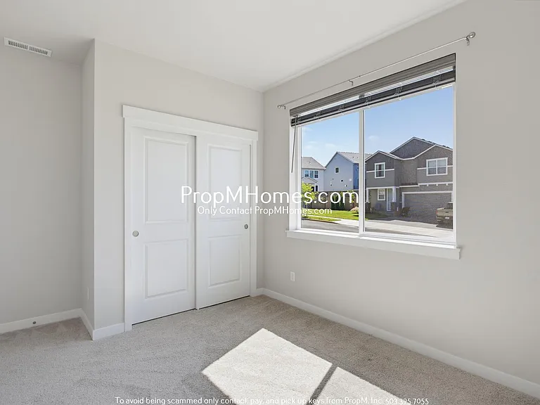 15737 SE Compass Course St — Photo 17