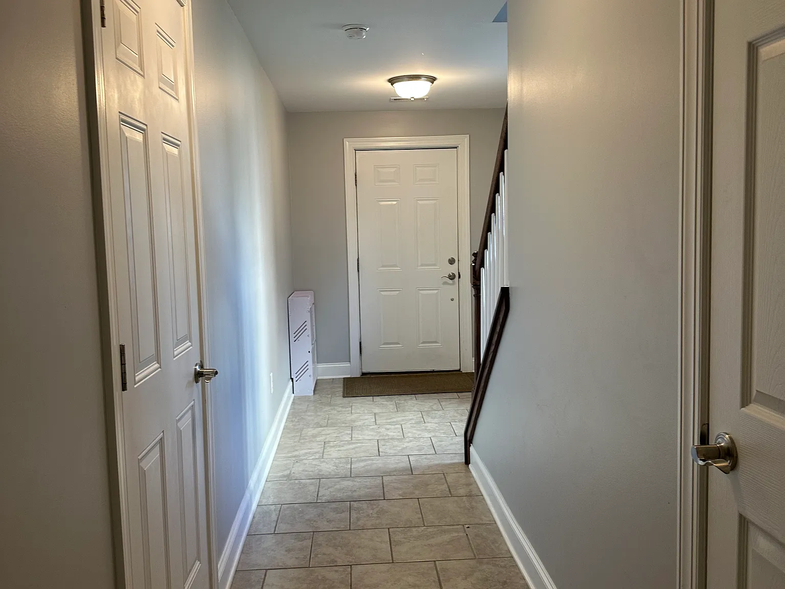 3 bed, 2460 sqft, $2,275 — Photo 3