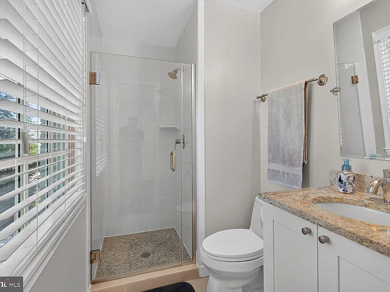 6720 Newbold Dr — Photo 16