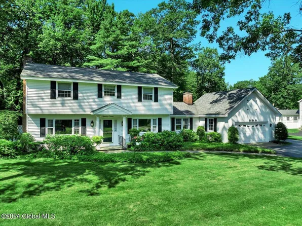 27 Twicwood Lane, Queensbury, NY 12804