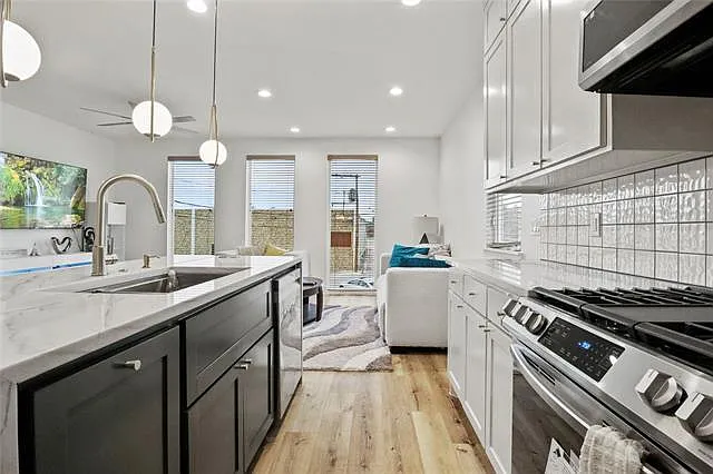 183 S Prairie Ave — Photo 22