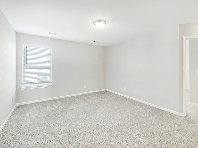 209 Kirkside Dr — Photo 7