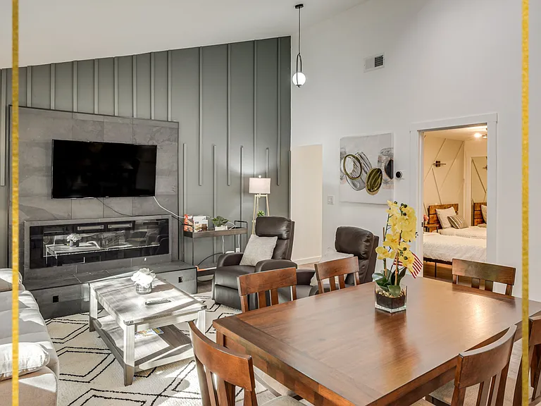18115 La Verne Dr — Photo 12
