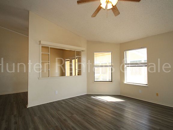 4th image of 2205 Cimmaron Dr