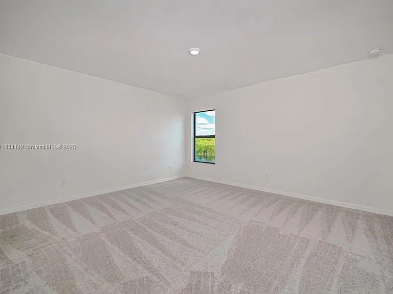 861 Winwood Cir — Photo 5