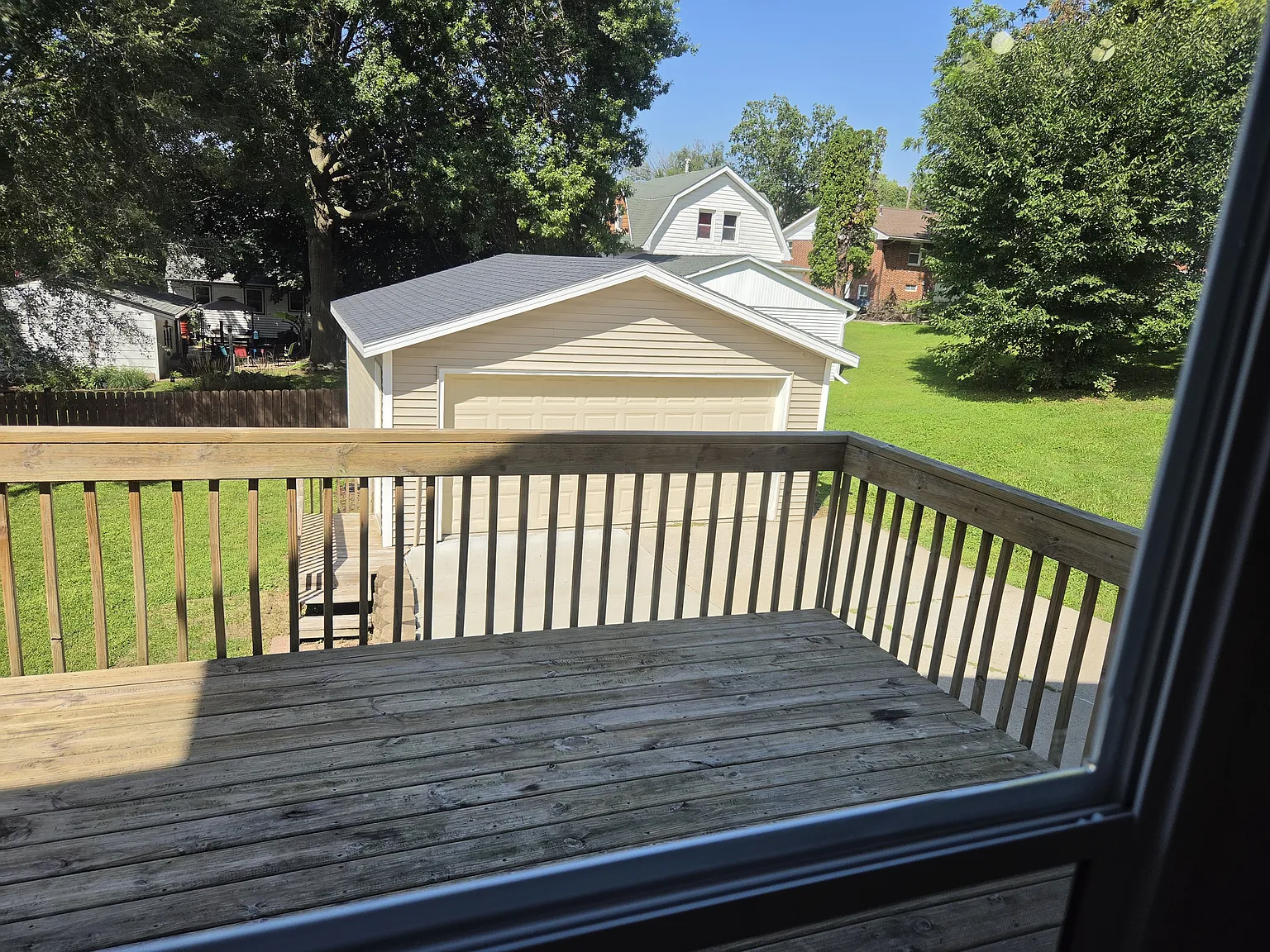 3 bed, 1.5 bath, 1216 sqft, $1,350 — Photo 2