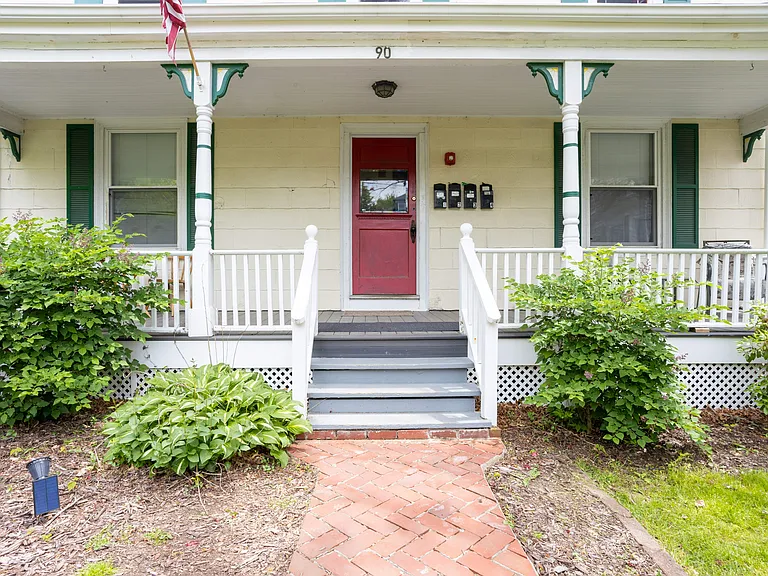 90 Gibbs Ave #4 — Photo 17