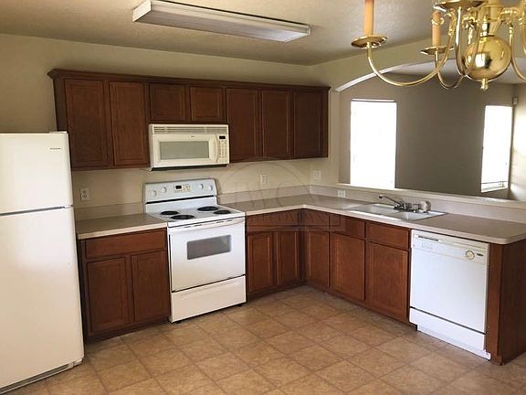 2nd image of 3102 Blackburn Dr