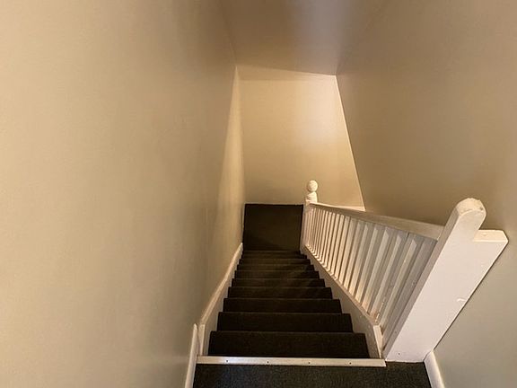 5th image of 654 E Main St #2
