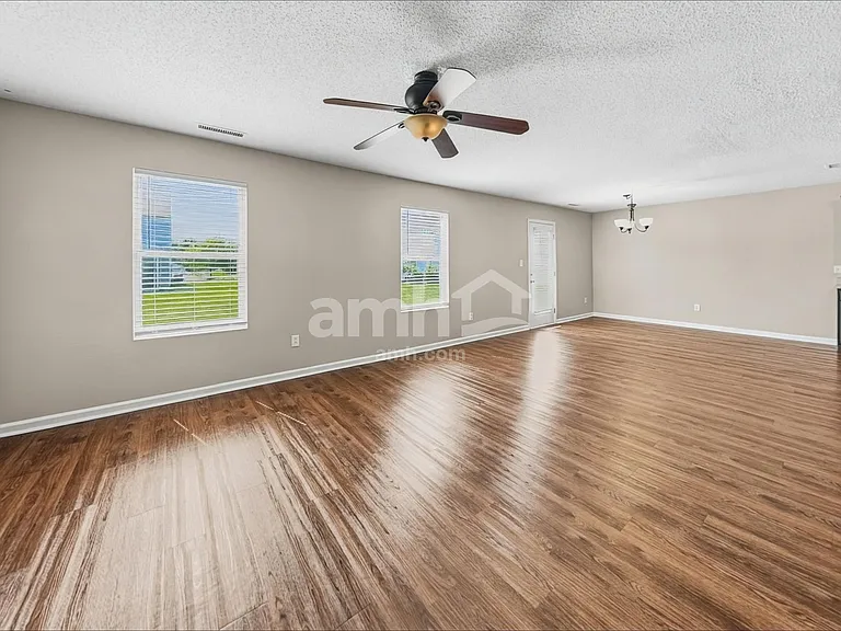 19486 Prairie Crossing Dr — Photo 8