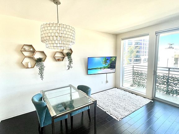 4th image of 3100 6th Ave Unit 406