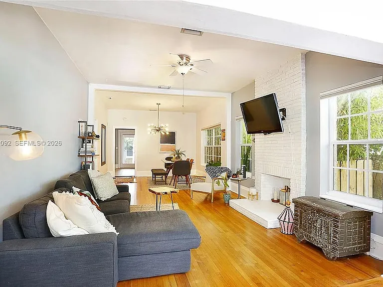 452 SW 26th Rd — Photo 5