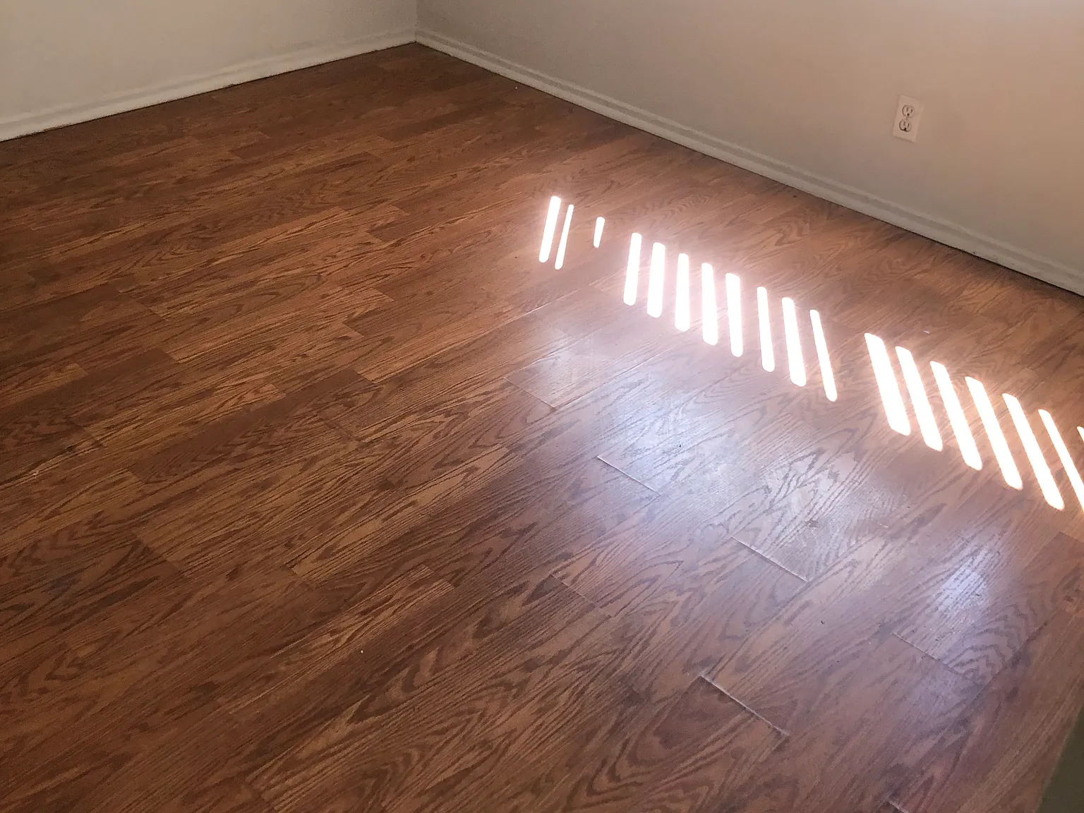 2218 N Lincoln Park Ave — Photo 2