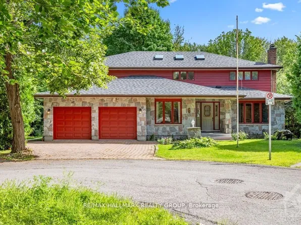 95 Macnabb Pl, Ottawa, ON K1L 8J5