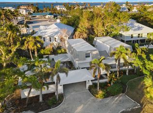 660/664 Periwinkle Way, Sanibel, FL 33957