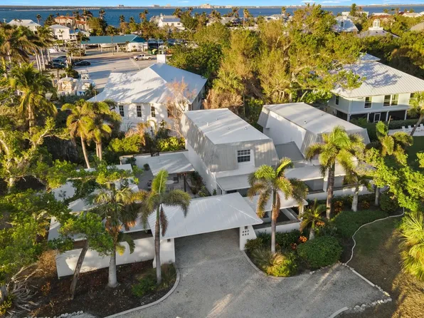 660/664 Periwinkle Way, Sanibel, FL 33957