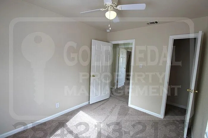 609 Sunset Ln #C — Photo 11