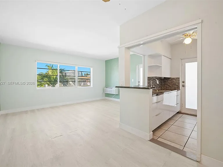 7315 Byron Ave #10 — Photo 7
