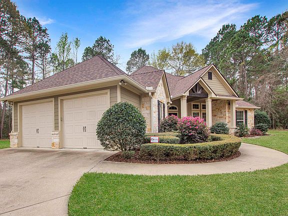 2nd image of 15207 Maple Leaf Ct