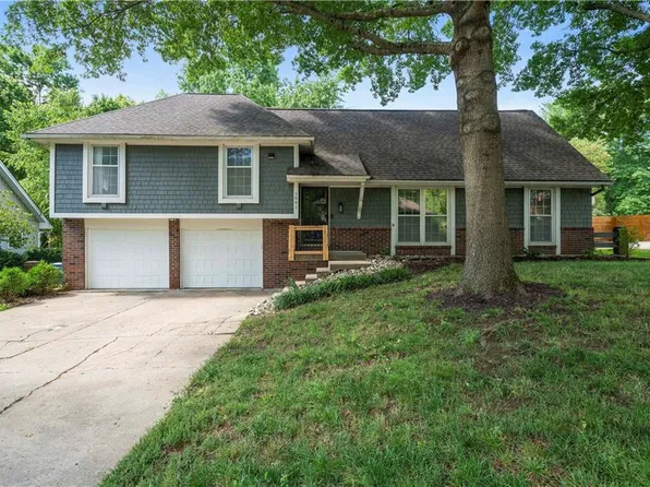 1001 Wyckwood Dr, Liberty, MO 64068